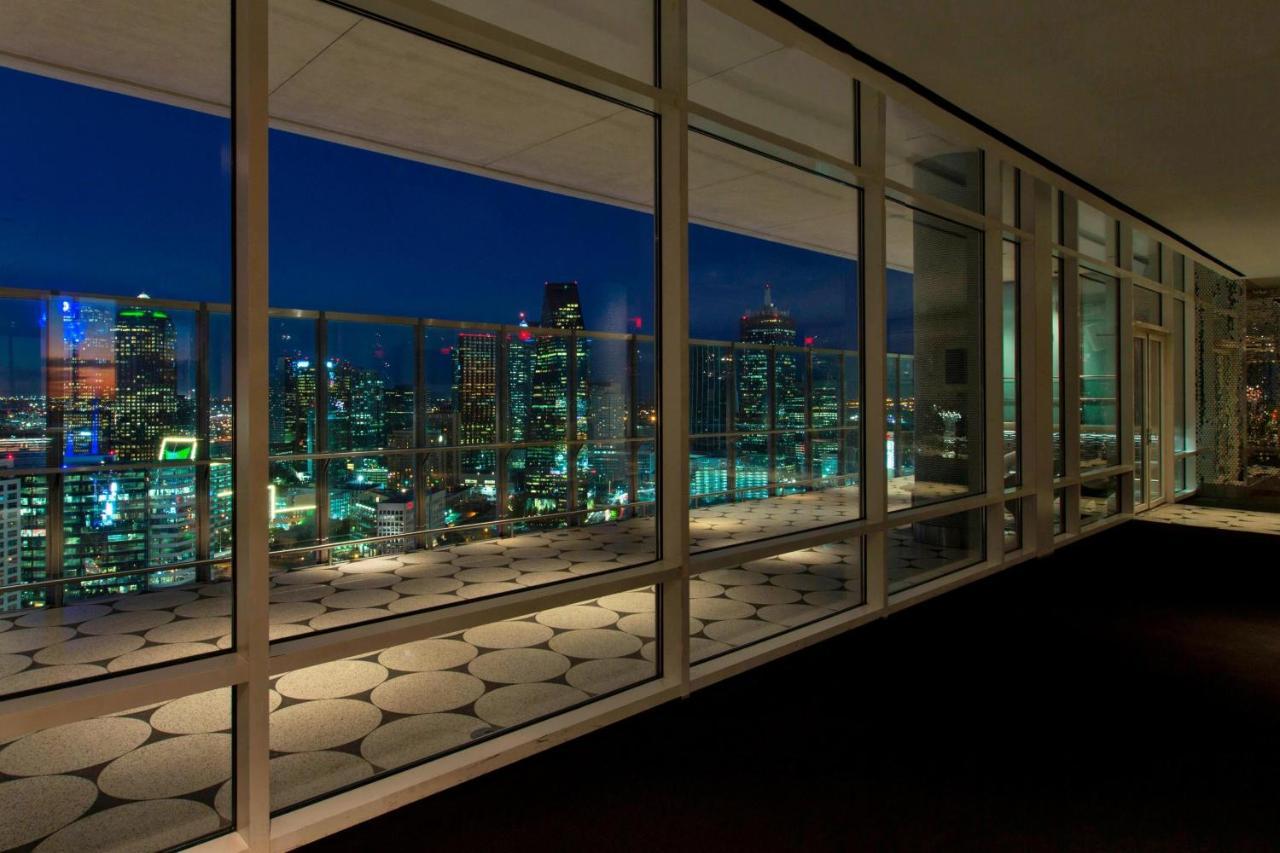 W Dallas Exterior photo